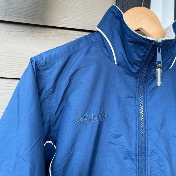 Columbia blue and white puffer jacket - Picture 2 of 8